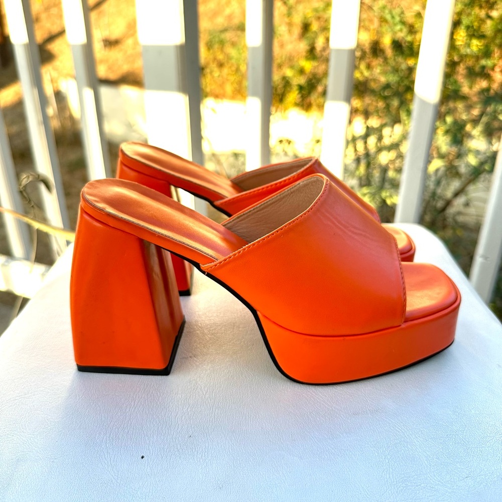 Vintage Orange 1970’s Platform Block Heel Mules